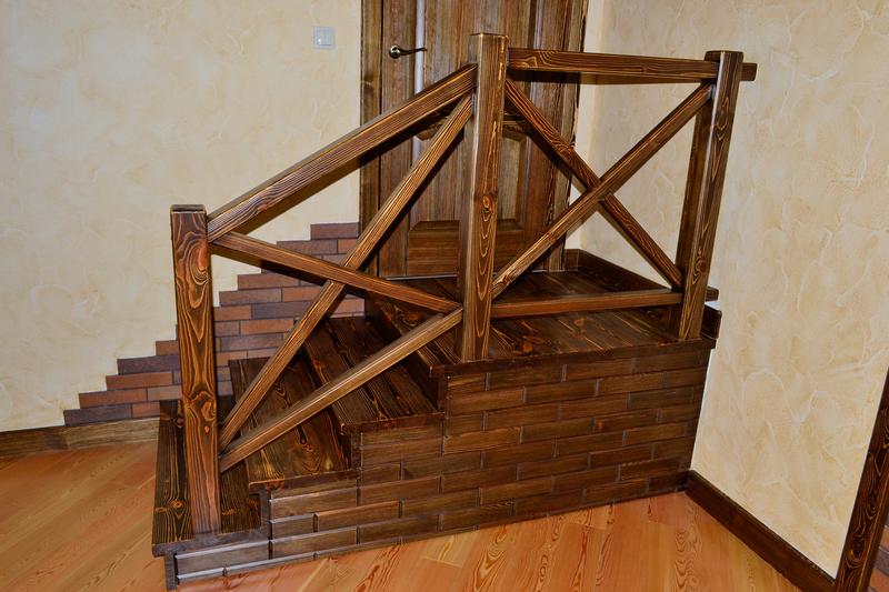 Лестница из массива сосны в стиле кантри lestnica_iz_massiva_sosny_na_metallicheskom_osnovanii.jpg